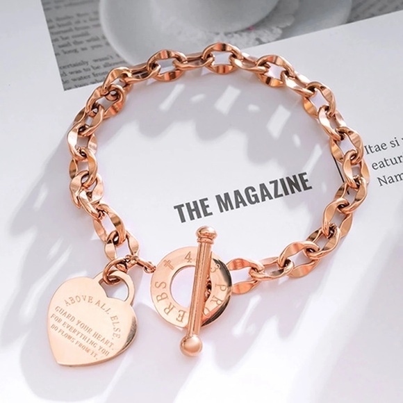 Classic Heart Charm Toggle Bracelet in Rose Gold - Picture 4 of 6